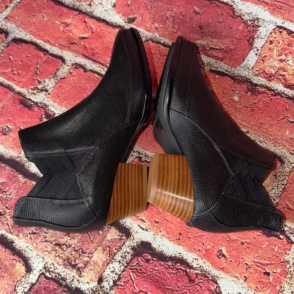 Kelsi Dagger Brooklyn Black Leather Ankle Booties Size 6.5